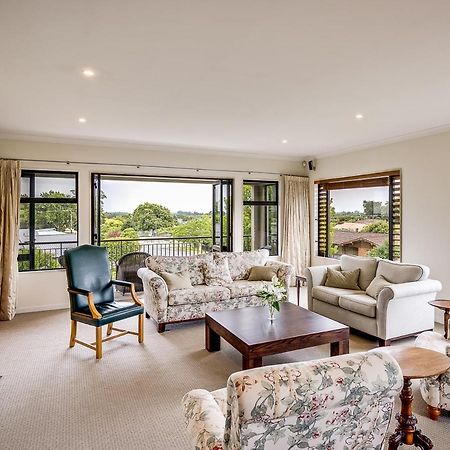 Busby Hill Villa - Havelock North Holiday Home Exterior photo