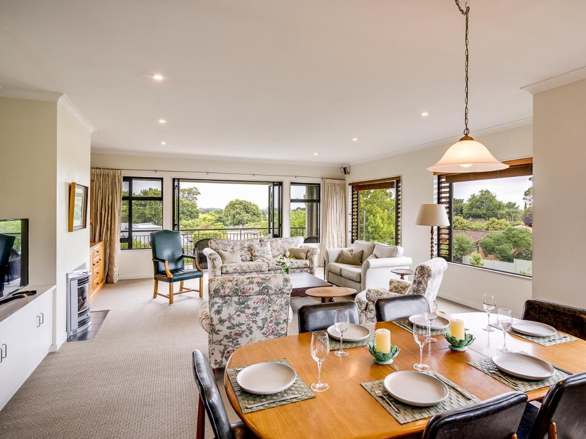 Busby Hill Villa - Havelock North Holiday Home Exterior photo