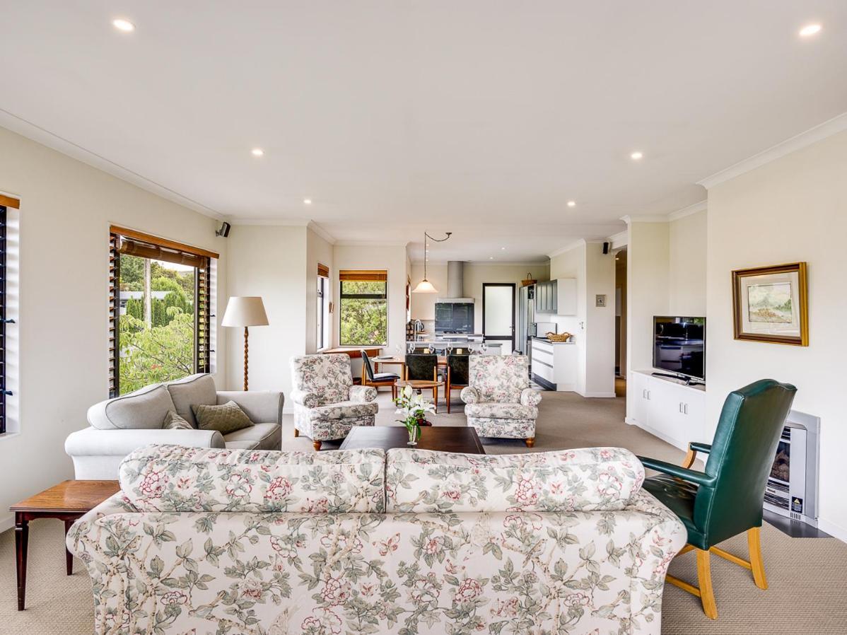 Busby Hill Villa - Havelock North Holiday Home Exterior photo